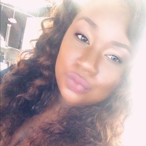 Meet your Posher, Sandra